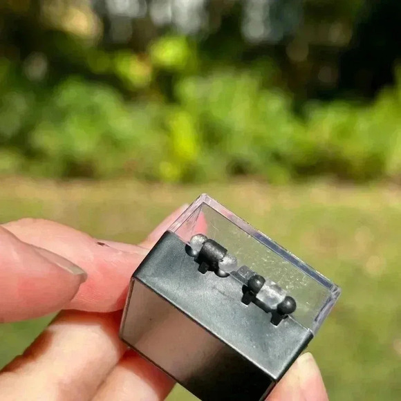 5/$25 Silver pewter cost of arms  military pin 15mm VTG - Picture 6 of 8